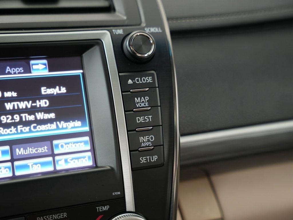 Toyota Camry Hybrid 4dr Sdn XLE (Natl) 2013