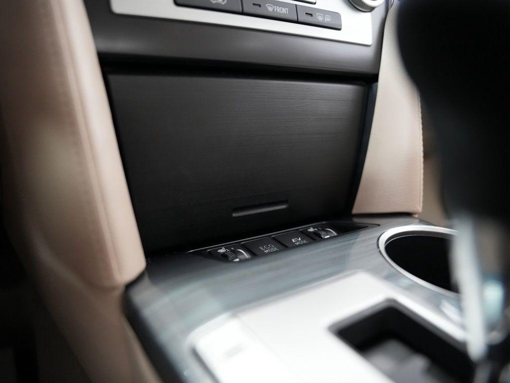 Toyota Camry Hybrid 4dr Sdn XLE (Natl) 2013