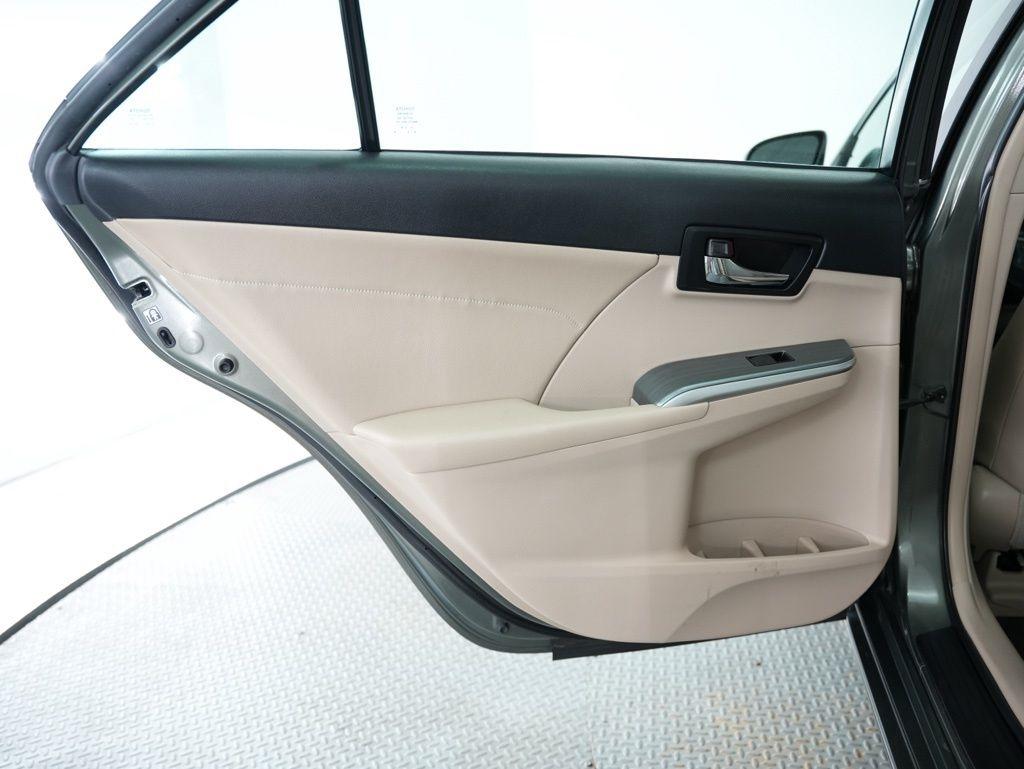 Toyota Camry Hybrid 4dr Sdn XLE (Natl) 2013