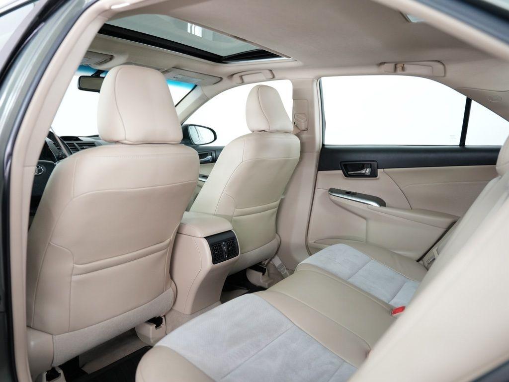 Toyota Camry Hybrid 4dr Sdn XLE (Natl) 2013