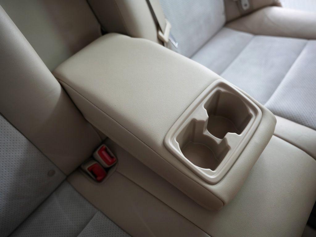 Toyota Camry Hybrid 4dr Sdn XLE (Natl) 2013