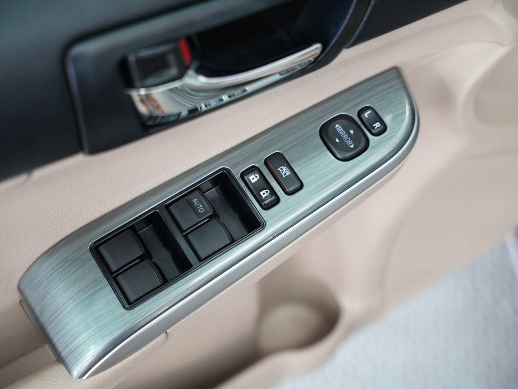 Toyota Camry Hybrid 4dr Sdn XLE (Natl) 2013