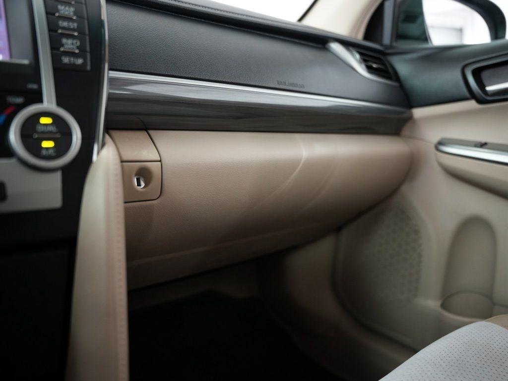 Toyota Camry Hybrid 4dr Sdn XLE (Natl) 2013