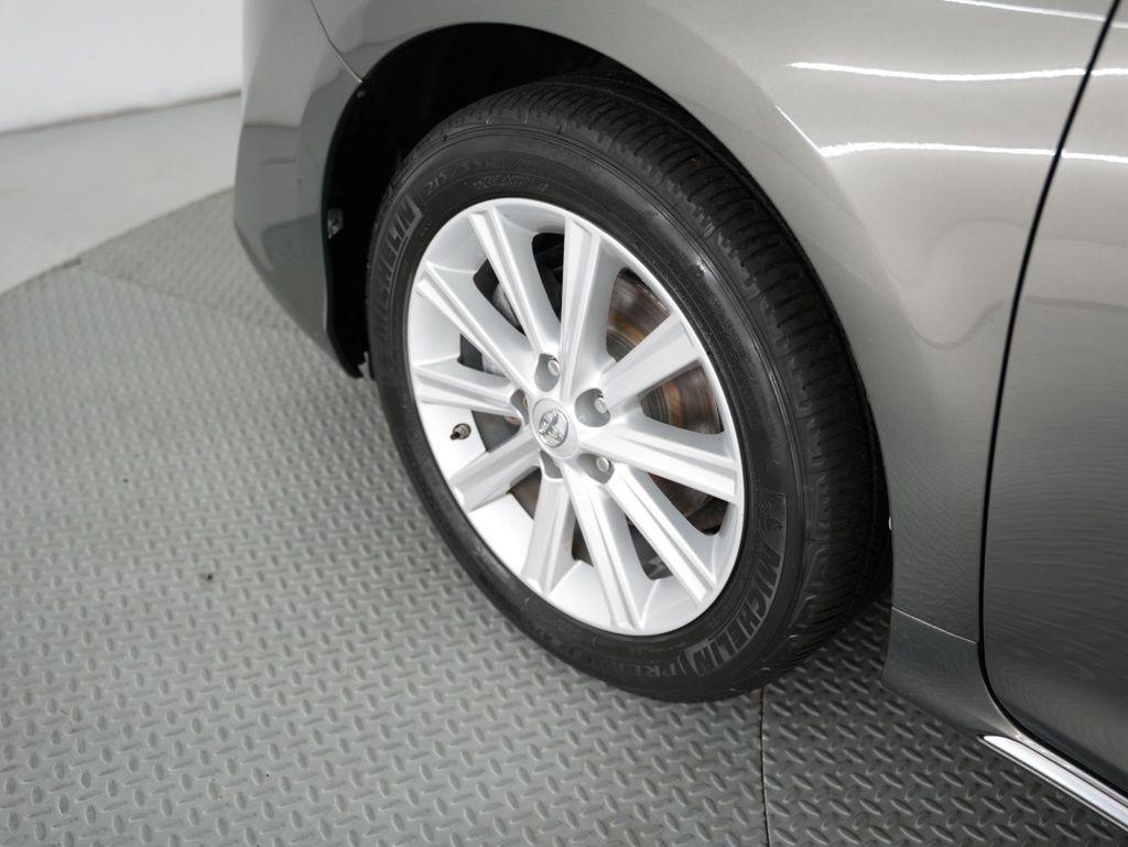 Toyota Camry Hybrid 4dr Sdn XLE (Natl) 2013