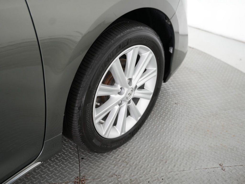 Toyota Camry Hybrid 4dr Sdn XLE (Natl) 2013
