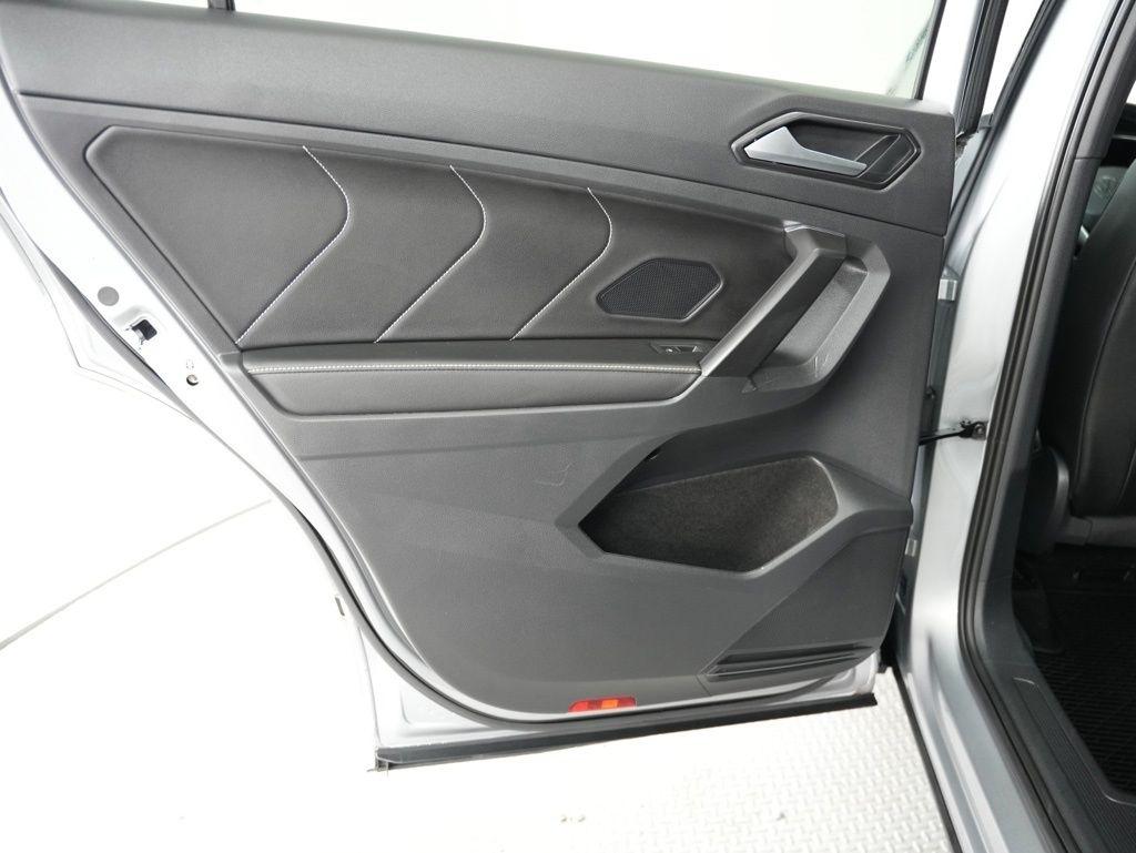 Volkswagen Tiguan 2.0T SE R-Line Black FWD 2023