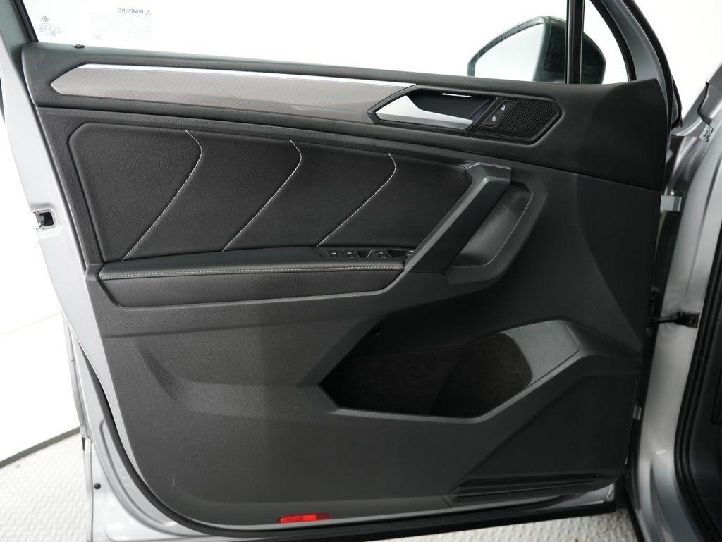 Volkswagen Tiguan 2.0T SE R-Line Black FWD 2023
