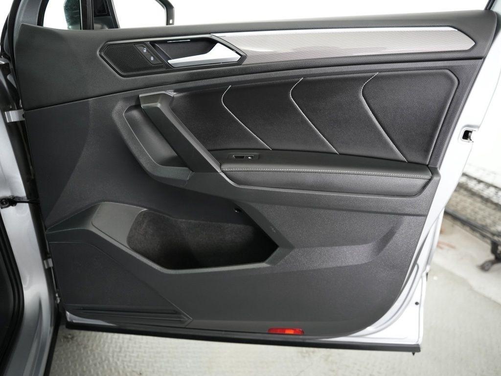 Volkswagen Tiguan 2.0T SE R-Line Black FWD 2023