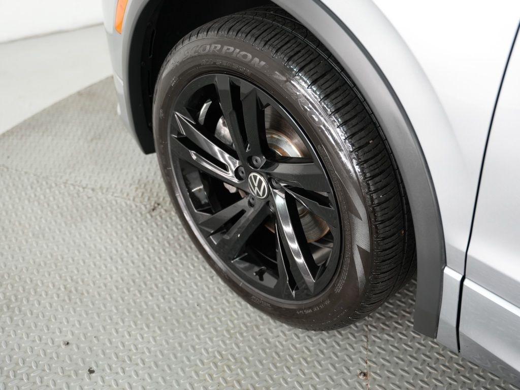 Volkswagen Tiguan 2.0T SE R-Line Black FWD 2023