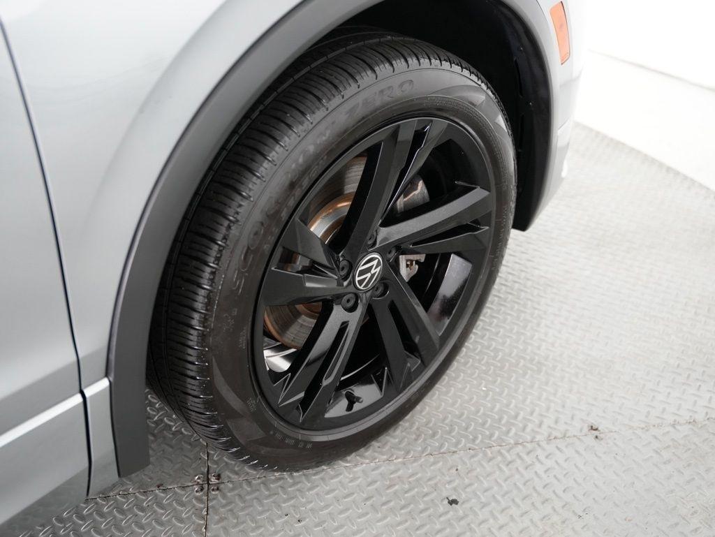 Volkswagen Tiguan 2.0T SE R-Line Black FWD 2023