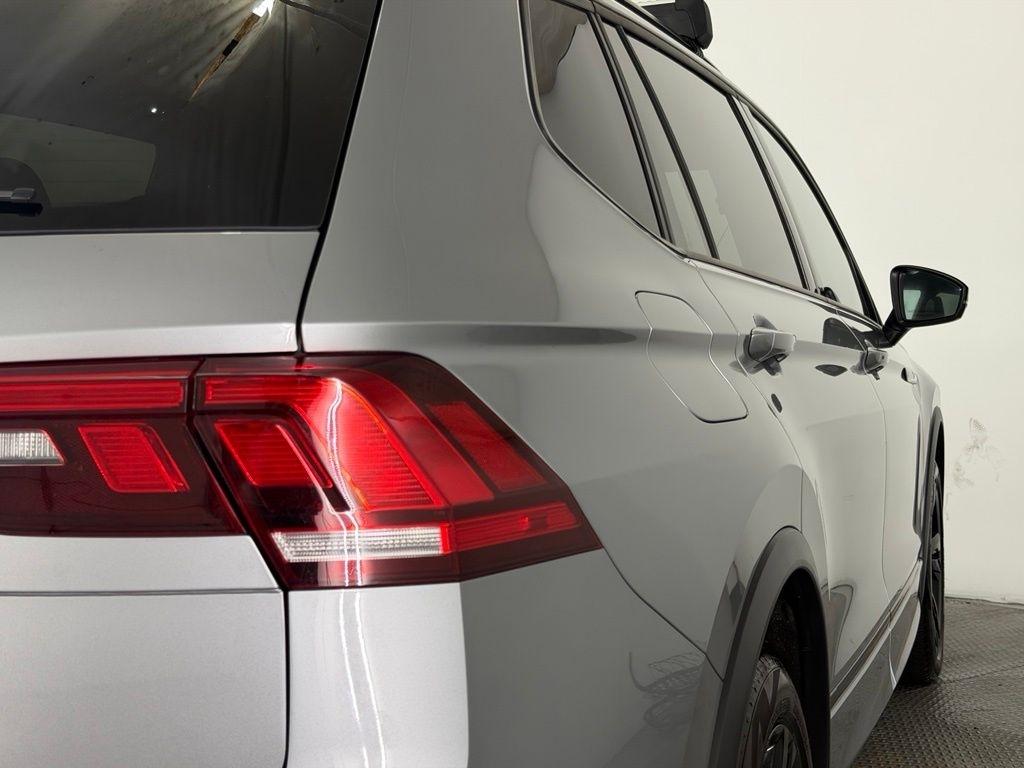 Volkswagen Tiguan 2.0T SE R-Line Black FWD 2023