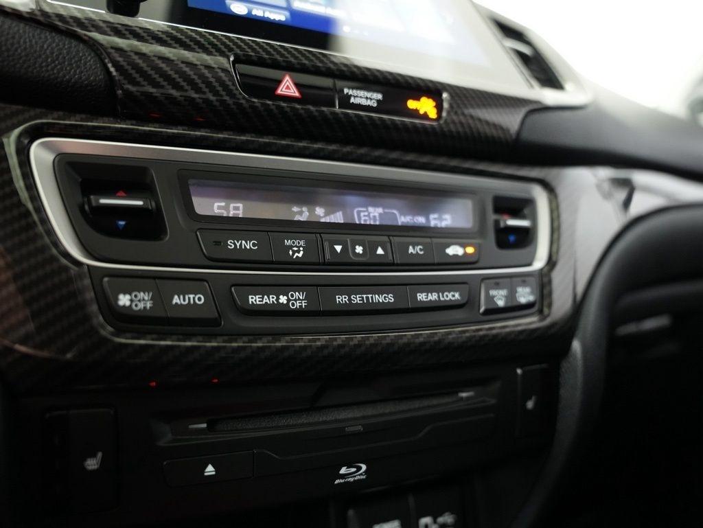 Honda Pilot Touring 8-Passenger 2WD 2020