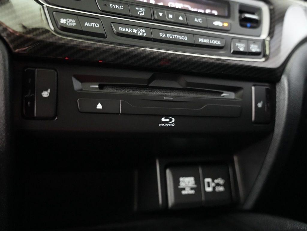 Honda Pilot Touring 8-Passenger 2WD 2020