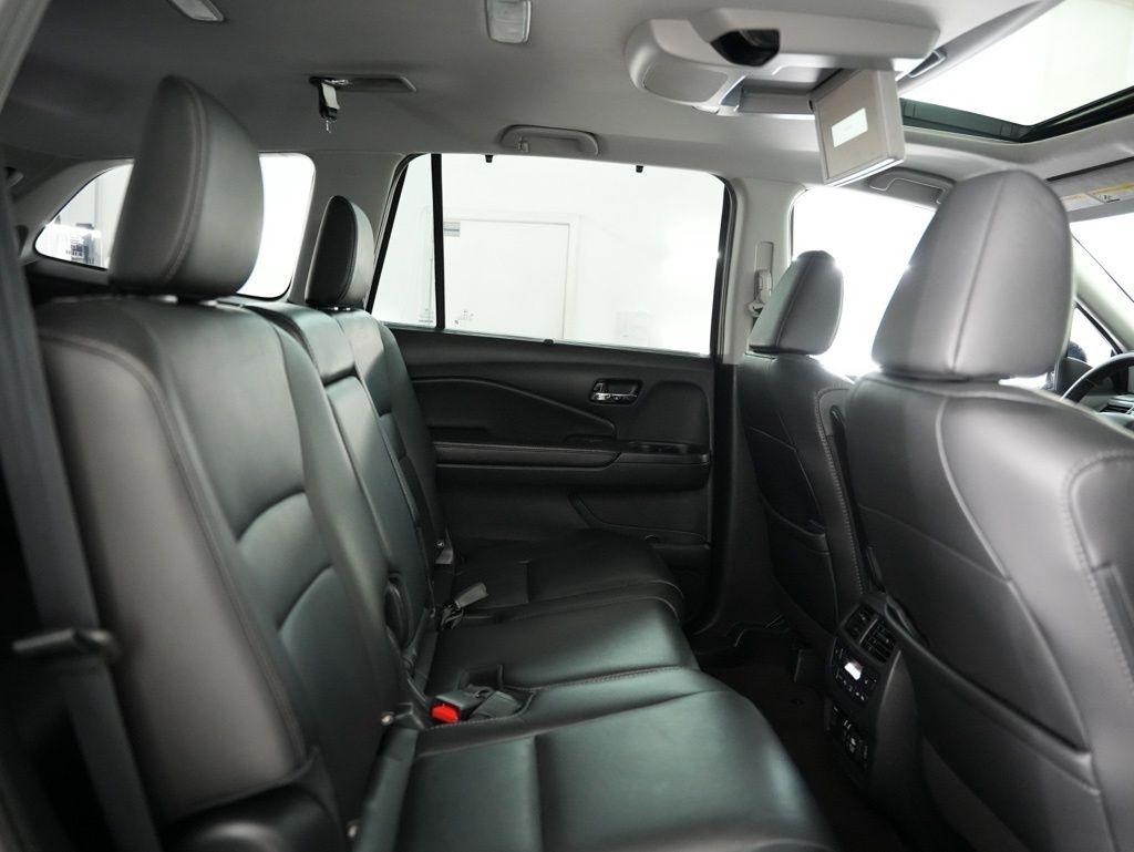 Honda Pilot Touring 8-Passenger 2WD 2020