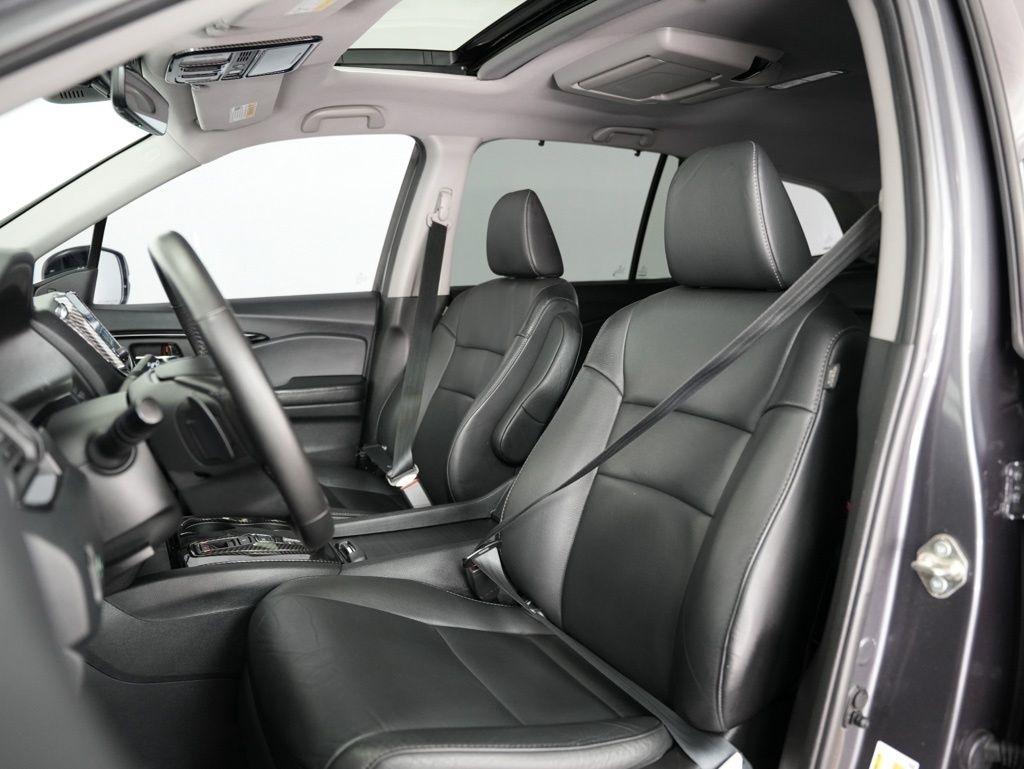 Honda Pilot Touring 8-Passenger 2WD 2020