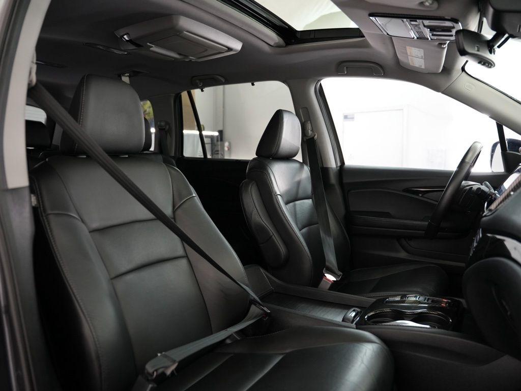 Honda Pilot Touring 8-Passenger 2WD 2020