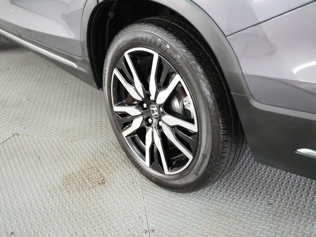 Honda Pilot Touring 8-Passenger 2WD 2020