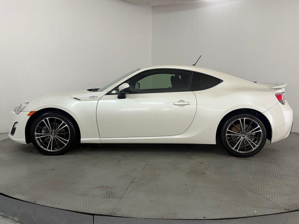 Scion FR-S 2dr Cpe Man (Natl) 2013