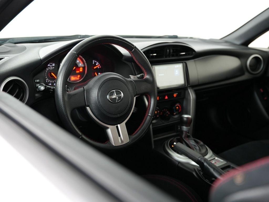 Scion FR-S 2dr Cpe Man (Natl) 2013