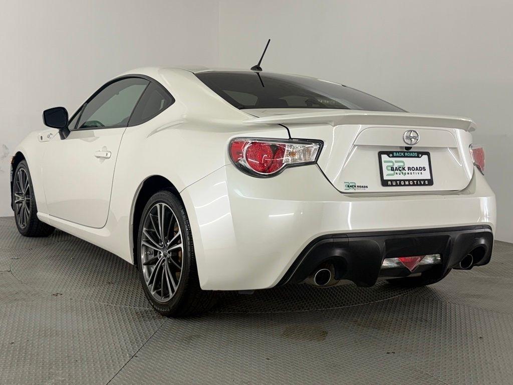 Scion FR-S 2dr Cpe Man (Natl) 2013