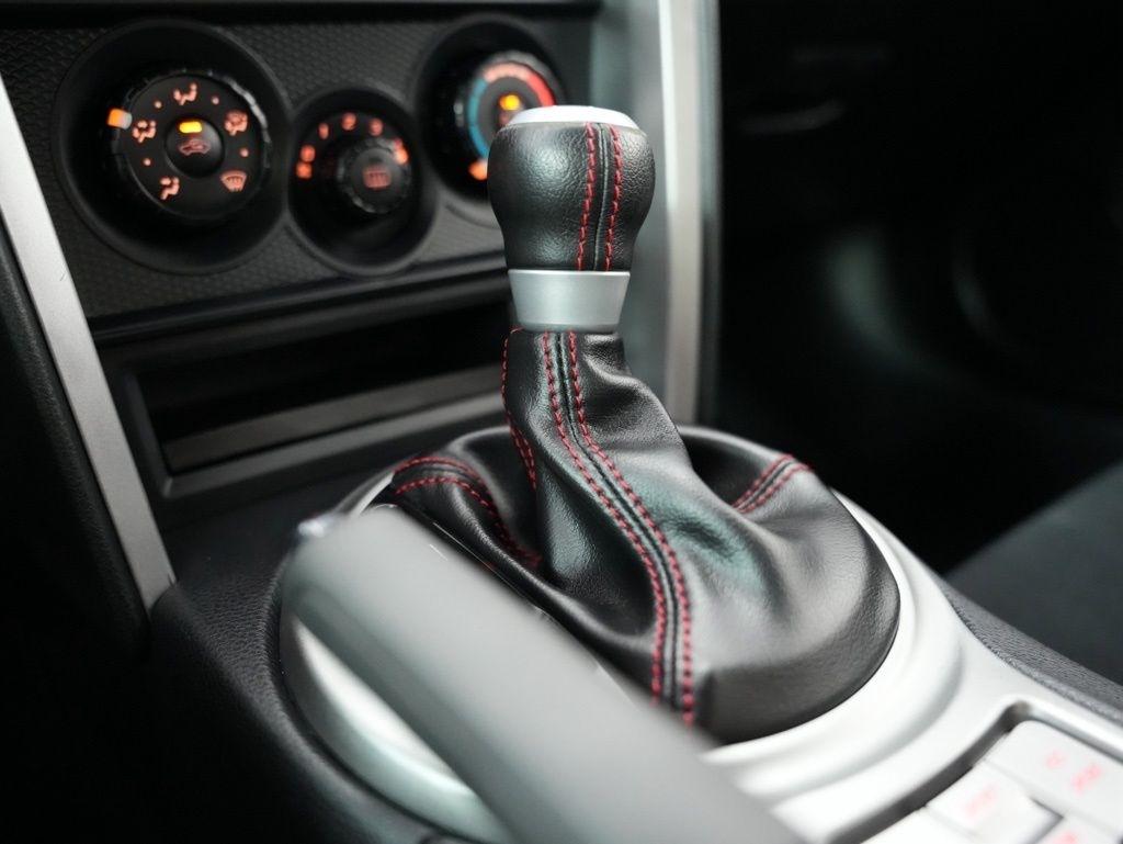 Scion FR-S 2dr Cpe Man (Natl) 2013