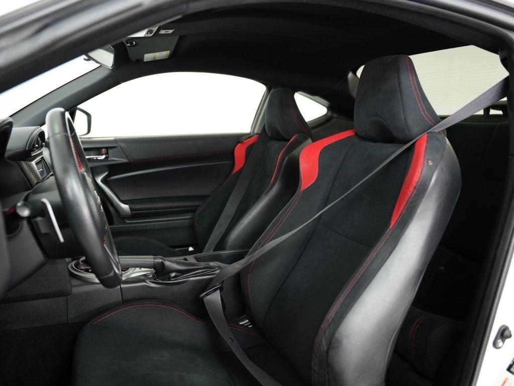 Scion FR-S 2dr Cpe Man (Natl) 2013