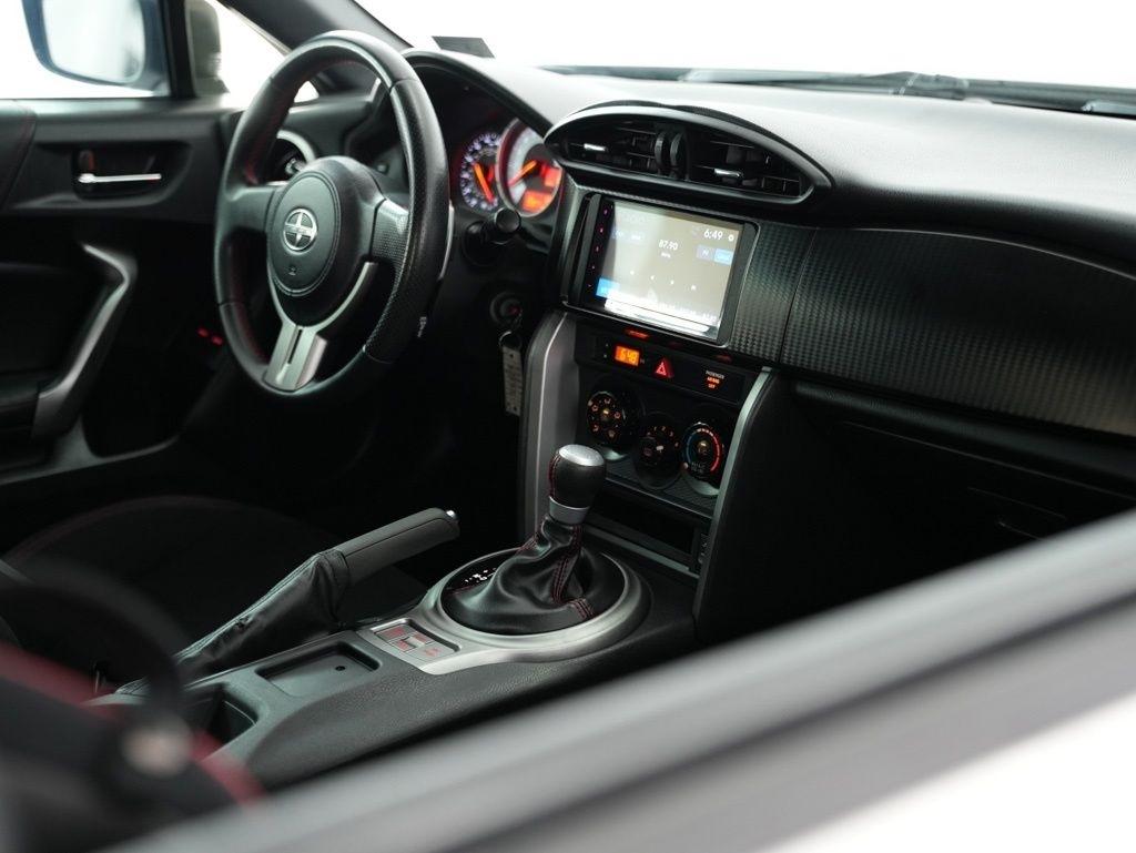 Scion FR-S 2dr Cpe Man (Natl) 2013