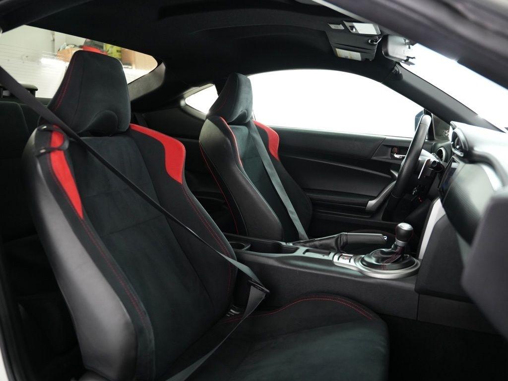 Scion FR-S 2dr Cpe Man (Natl) 2013