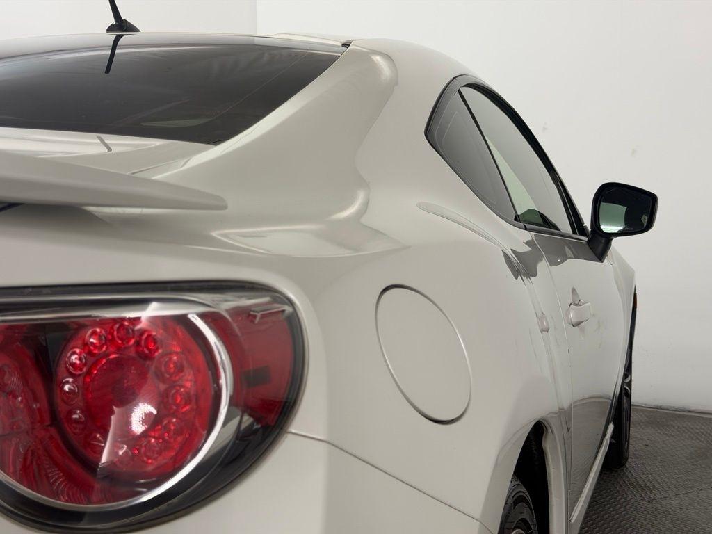 Scion FR-S 2dr Cpe Man (Natl) 2013