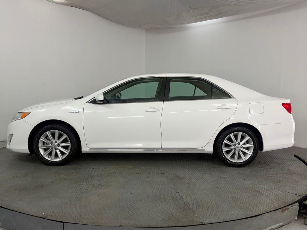 Toyota Camry Hybrid 4dr Sdn XLE (Natl) 2012