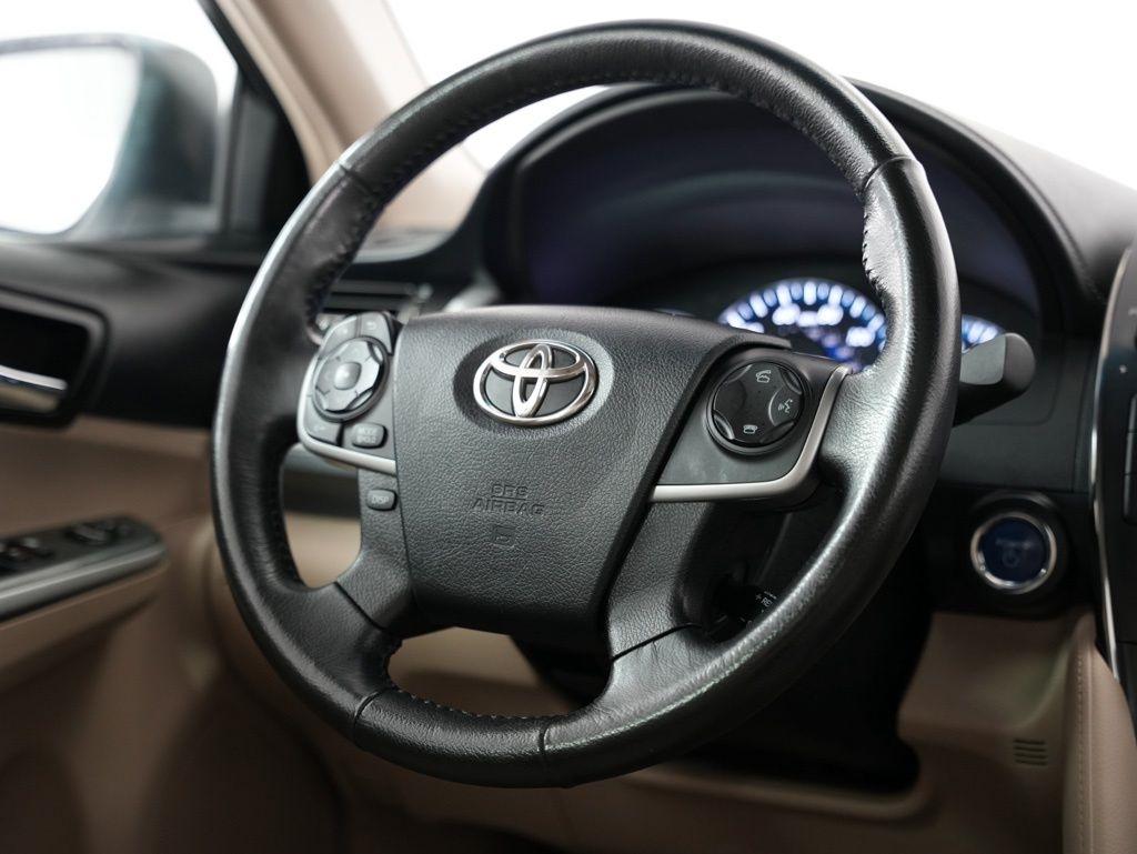 Toyota Camry Hybrid 4dr Sdn XLE (Natl) 2012
