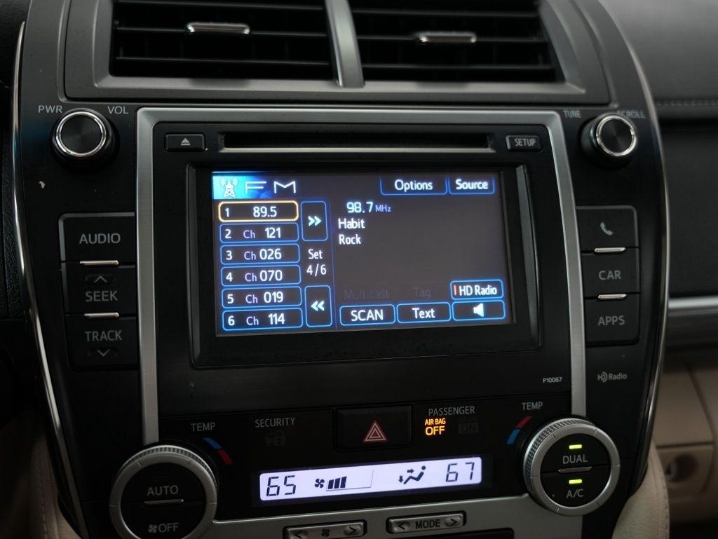 Toyota Camry Hybrid 4dr Sdn XLE (Natl) 2012
