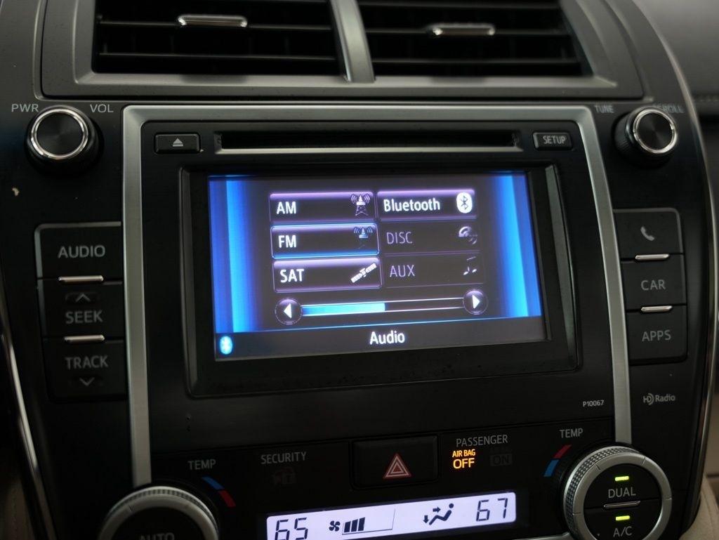 Toyota Camry Hybrid 4dr Sdn XLE (Natl) 2012