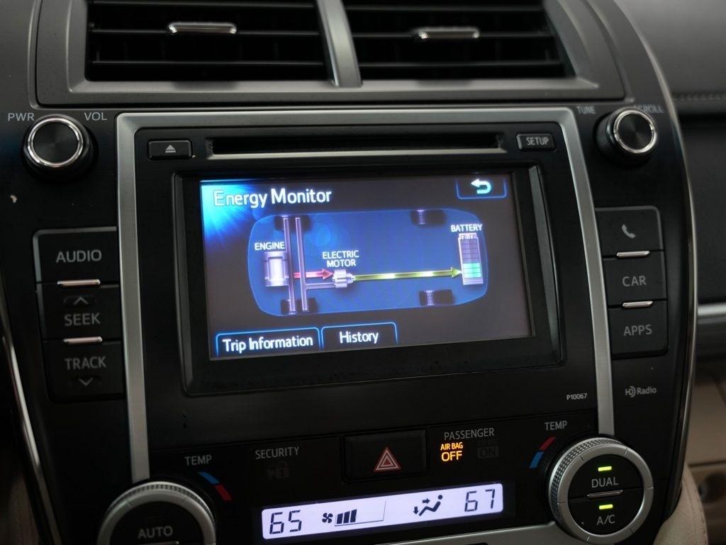 Toyota Camry Hybrid 4dr Sdn XLE (Natl) 2012