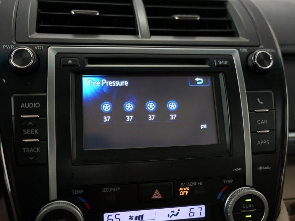 Toyota Camry Hybrid 4dr Sdn XLE (Natl) 2012