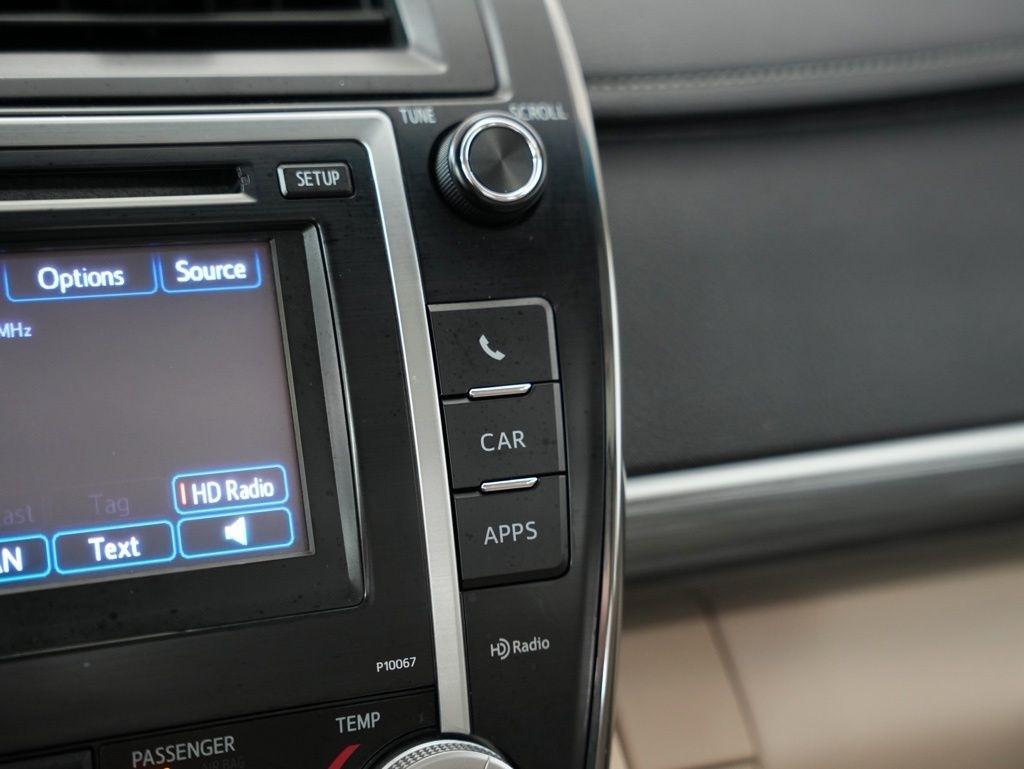 Toyota Camry Hybrid 4dr Sdn XLE (Natl) 2012