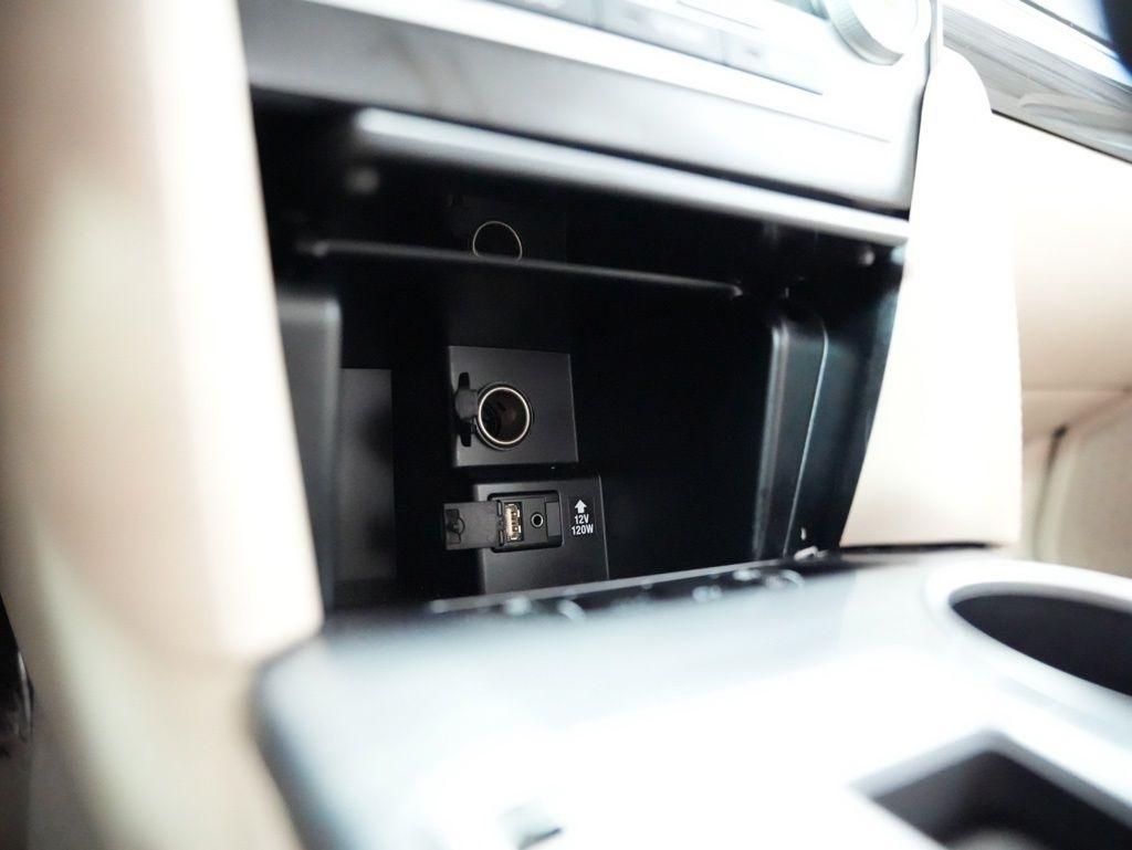 Toyota Camry Hybrid 4dr Sdn XLE (Natl) 2012