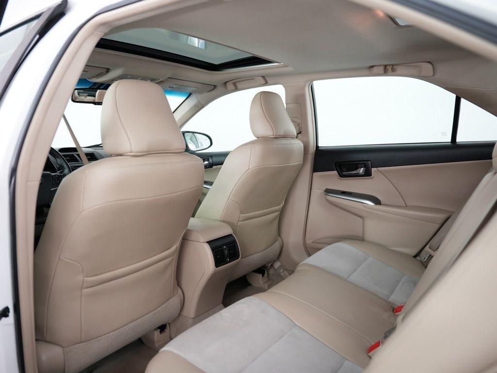 Toyota Camry Hybrid 4dr Sdn XLE (Natl) 2012