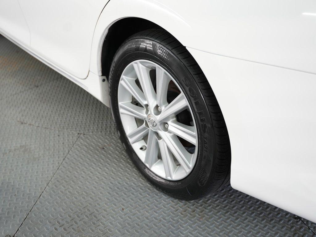 Toyota Camry Hybrid 4dr Sdn XLE (Natl) 2012