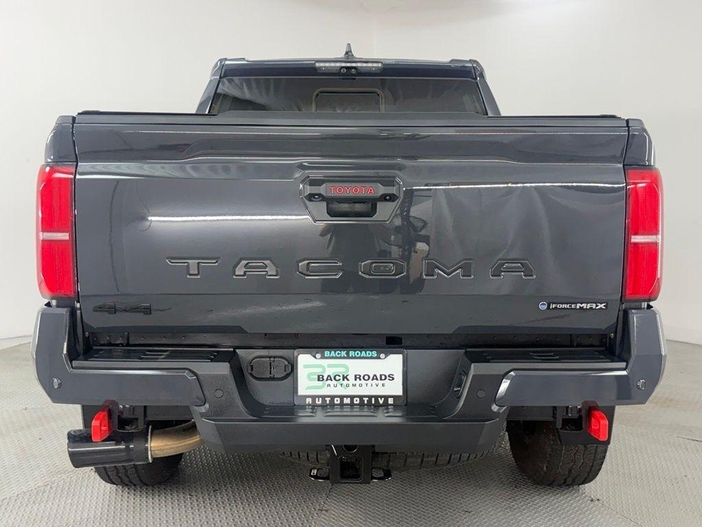 Toyota Tacoma 4WD TRD Sport Hybrid Double Cab 5' Bed AT (Natl) 2024