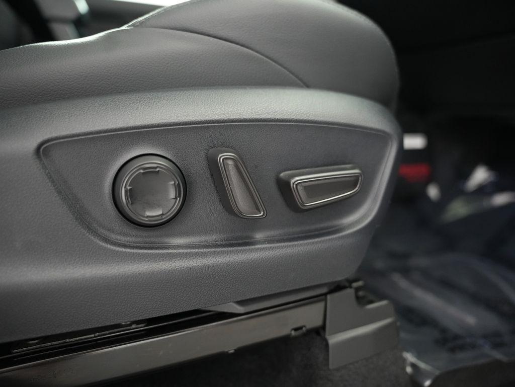 Toyota Tacoma 4WD TRD Sport Hybrid Double Cab 5' Bed AT (Natl) 2024