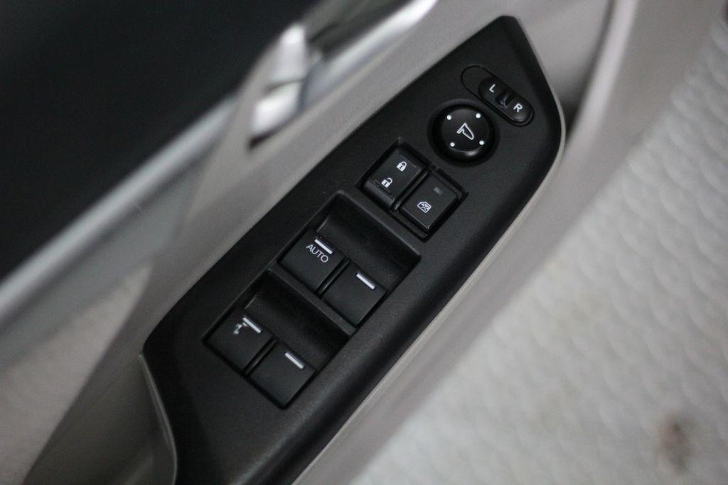 Honda Civic Hybrid 4dr Sdn L4 CVT 2014