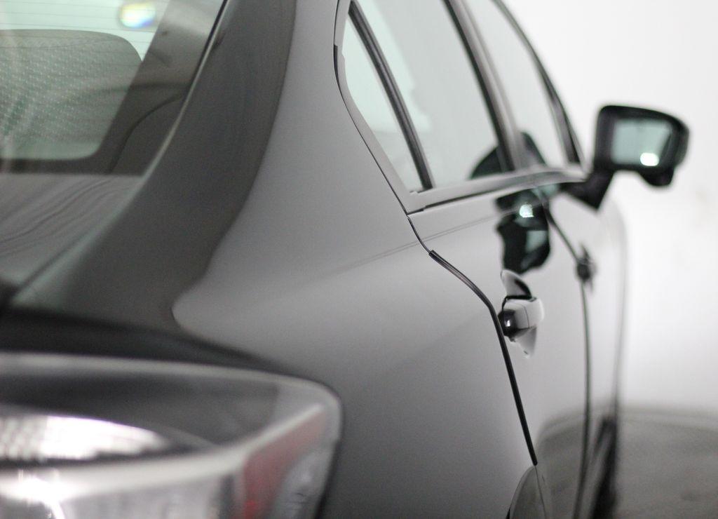 Honda Civic Hybrid 4dr Sdn L4 CVT 2014