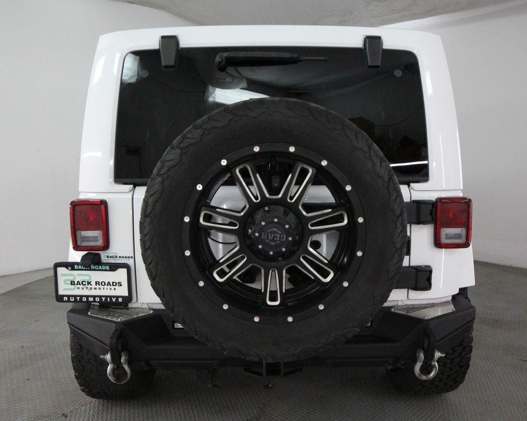 Jeep Wrangler Unlimited 4WD 4dr Sahara 2015