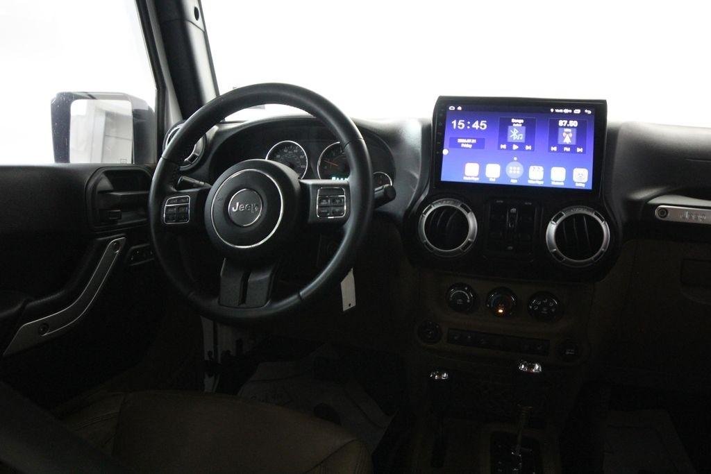 Jeep Wrangler Unlimited 4WD 4dr Sahara 2015