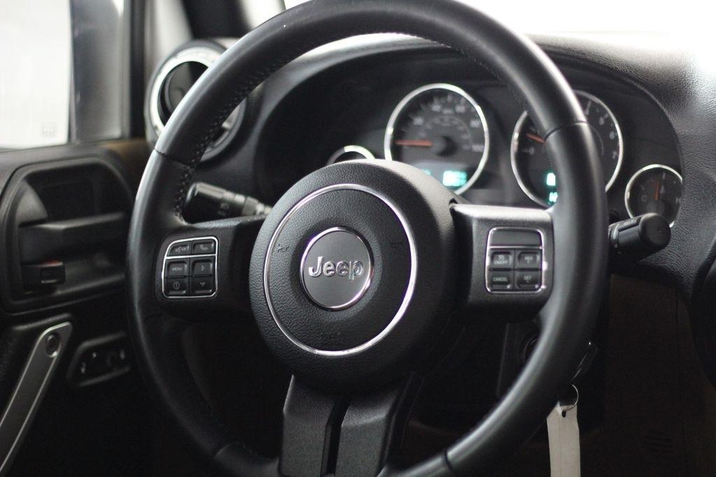 Jeep Wrangler Unlimited 4WD 4dr Sahara 2015