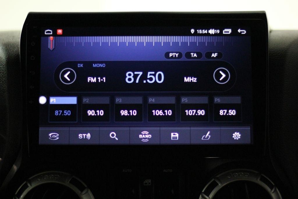 Jeep Wrangler Unlimited 4WD 4dr Sahara 2015