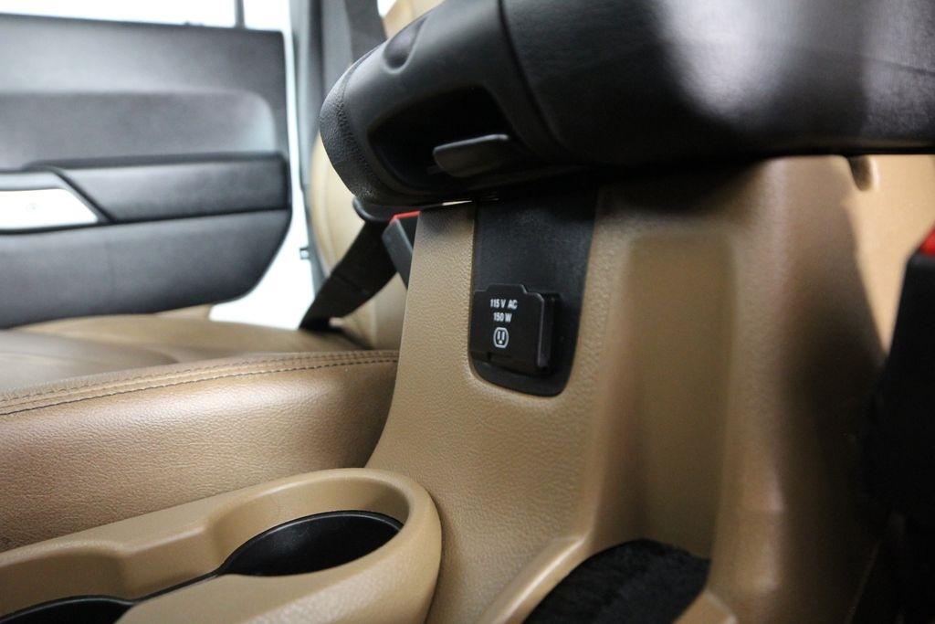 Jeep Wrangler Unlimited 4WD 4dr Sahara 2015