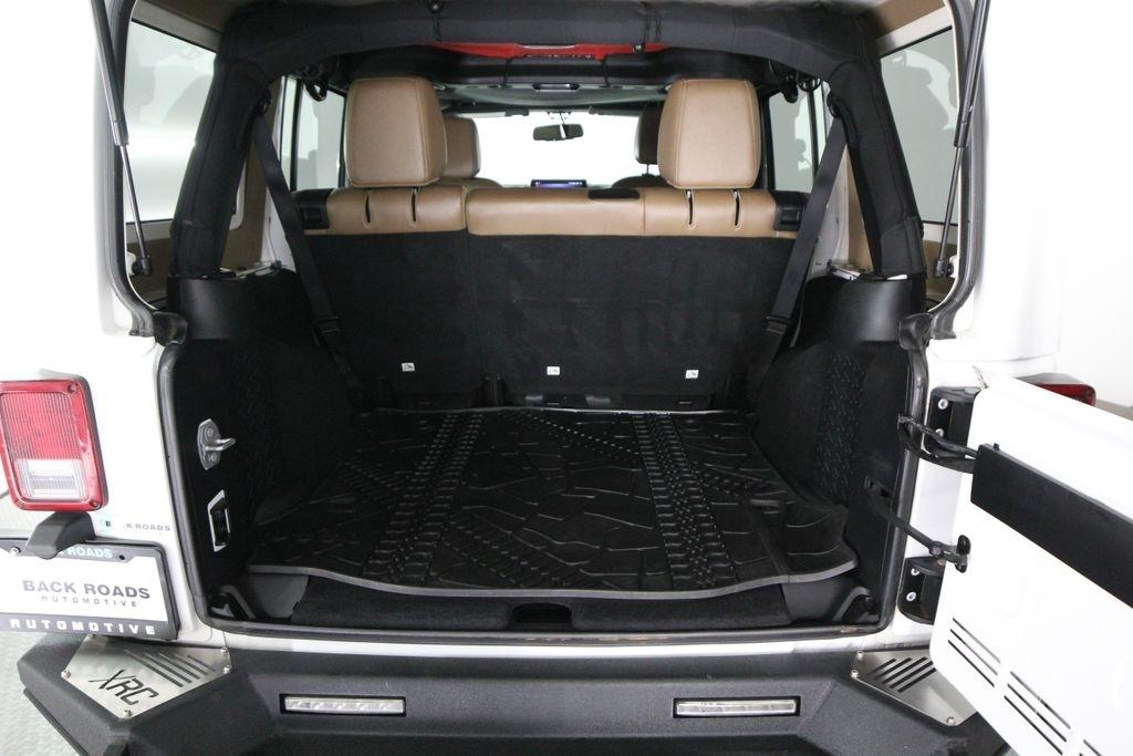 Jeep Wrangler Unlimited 4WD 4dr Sahara 2015
