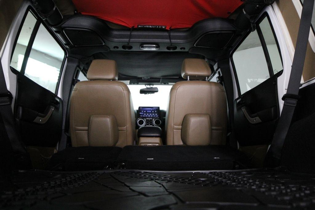 Jeep Wrangler Unlimited 4WD 4dr Sahara 2015